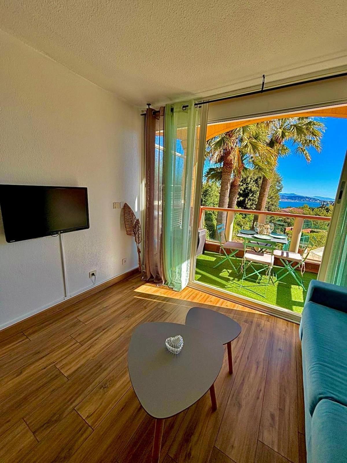 Aparthotel Rousseau Théoule-sur-Mer Zewnętrze zdjęcie
