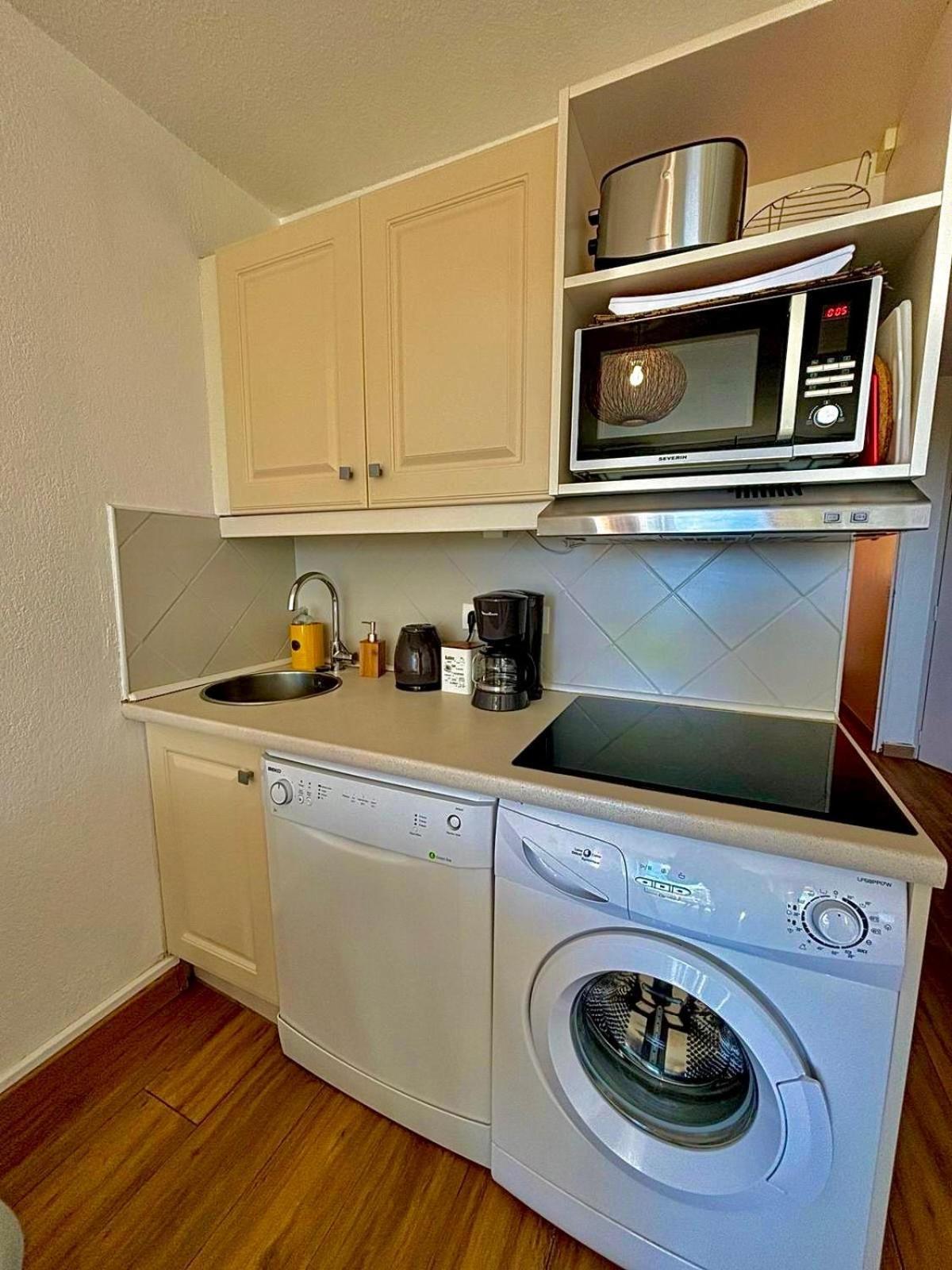 Aparthotel Rousseau Théoule-sur-Mer Zewnętrze zdjęcie