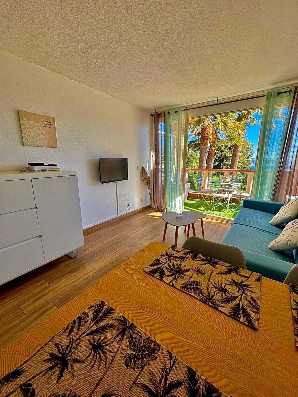 Aparthotel Rousseau Théoule-sur-Mer Zewnętrze zdjęcie